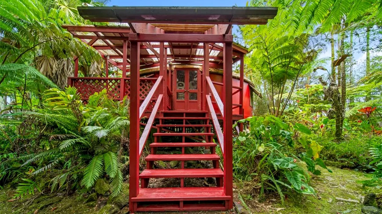 Iurta este situată într-o zonă liniştită din Hawaii. FOTO: Realtor.com