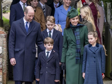 Prințul William și Kate Middleton cu Prinții George, Charlotte și Louis