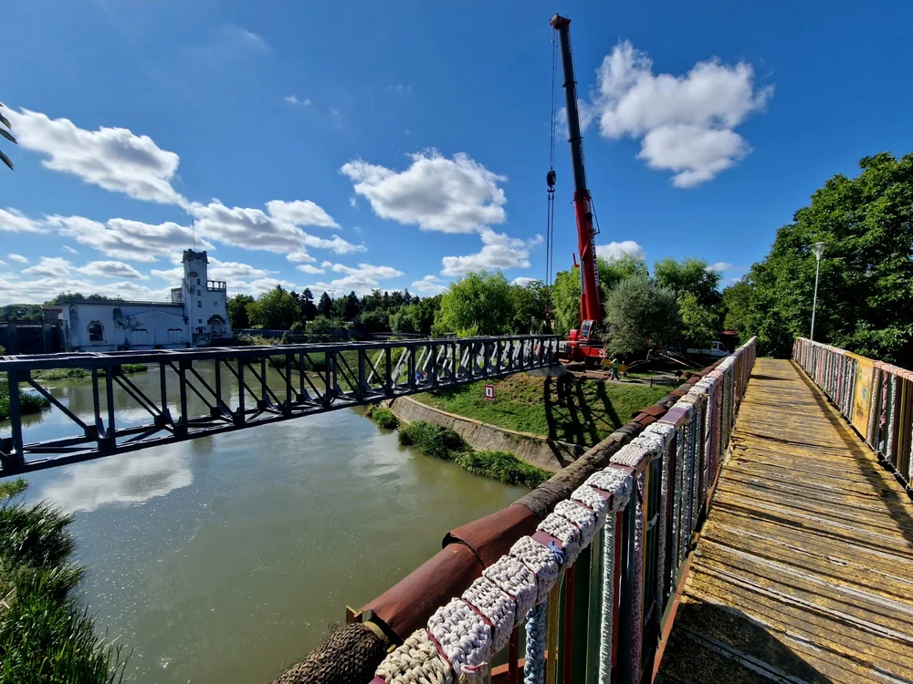 Pasarela se află lângă vechiul pod FOTO PMT
