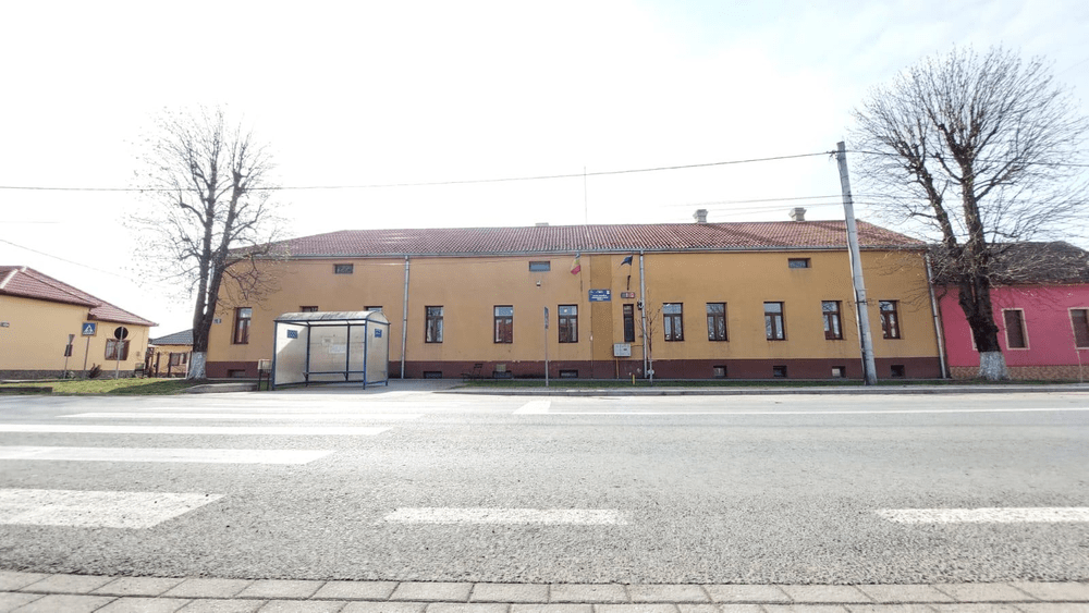 Folclorul bate birocrația: birtașul care a dat nume unei școlii și a unei stații de transport în comun. Unde se află „Ghiuţoaie”