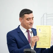 George Simion și-a prezentat diplomele FOTO Mediafax 