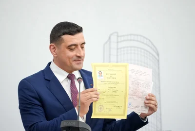 George Simion și-a prezentat diplomele FOTO Mediafax 