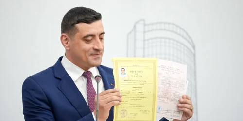 George Simion și-a prezentat diplomele FOTO Mediafax 