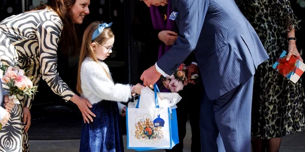 Regele Charles si regina Camilla in vizita la un centru de tratare a cancerului din Londra FOTO EPA EFE (3) jpg