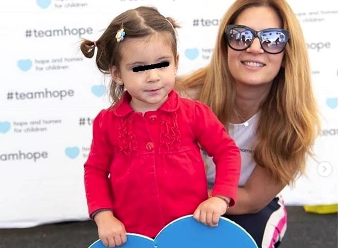 Amalia Enache este fericita mămică a micuței Alma