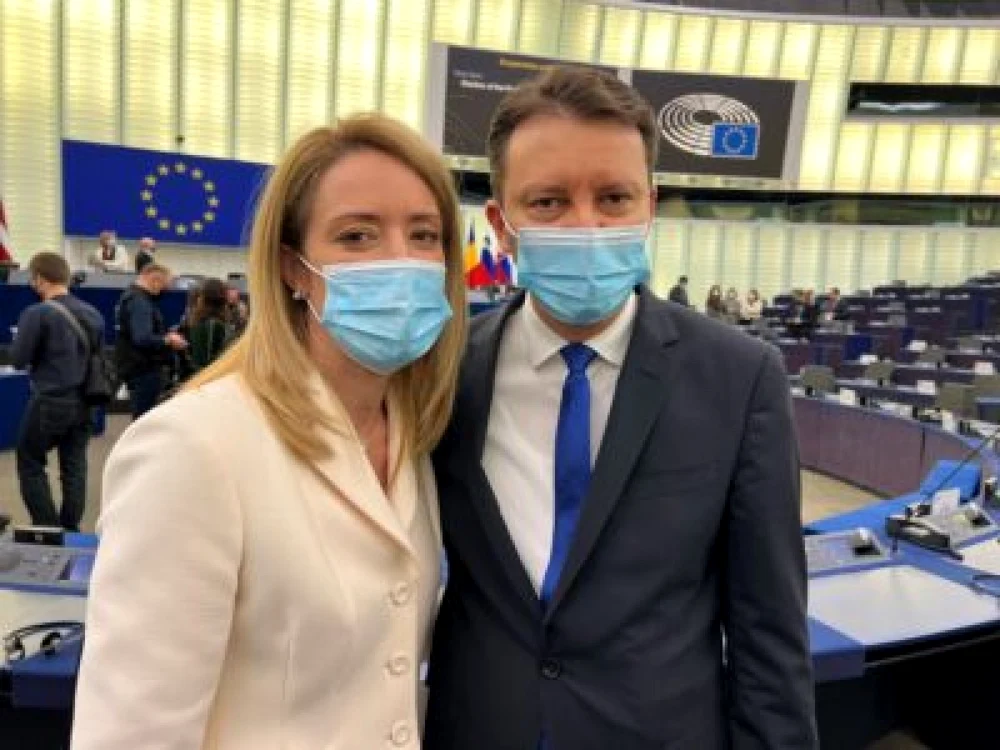 Siegfriend Muresan si Roberta Metsola