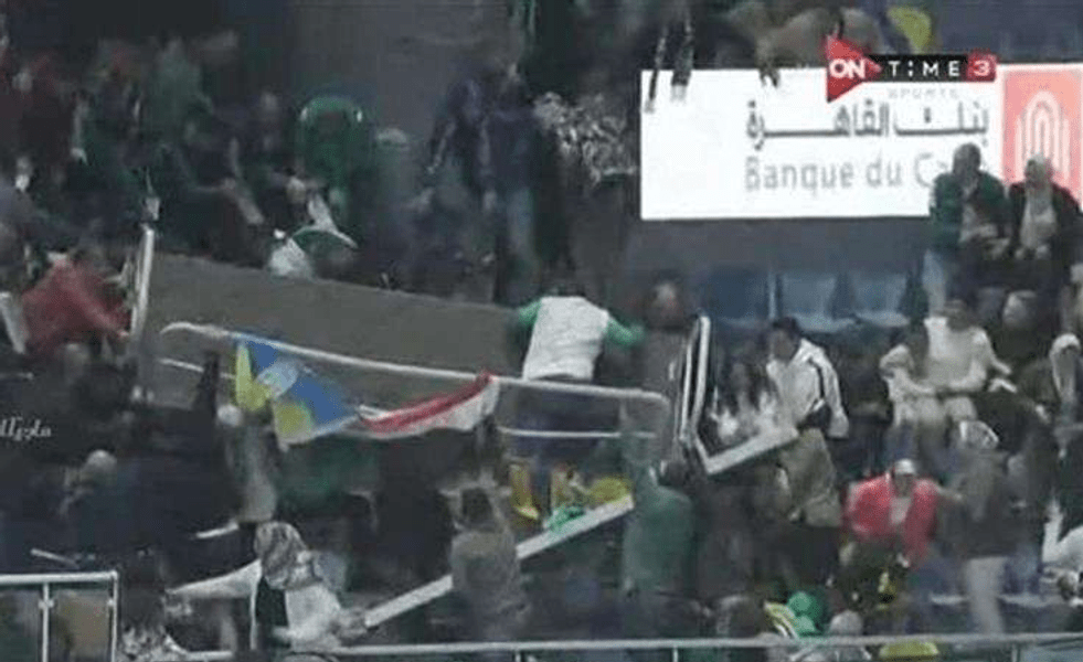 Zeci de răniți după ce o tribună s-a prăbușit într-un centru sportiv de lângă Cairo