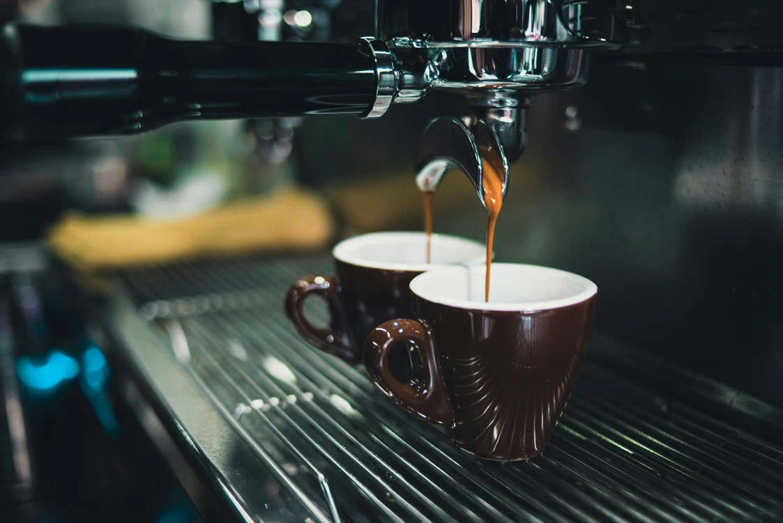 Espressoare manuale versus automate jpg