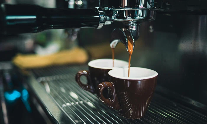 Espressoare manuale versus automate jpg