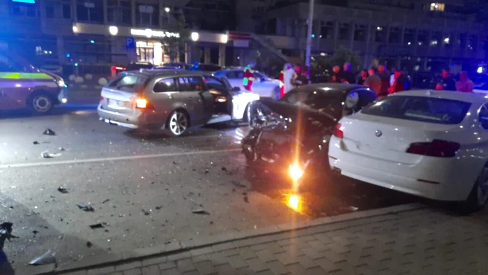 Trei BMW-uri implicate într-o coliziune în lanț în Iași FOTO: Ziarul de Iași