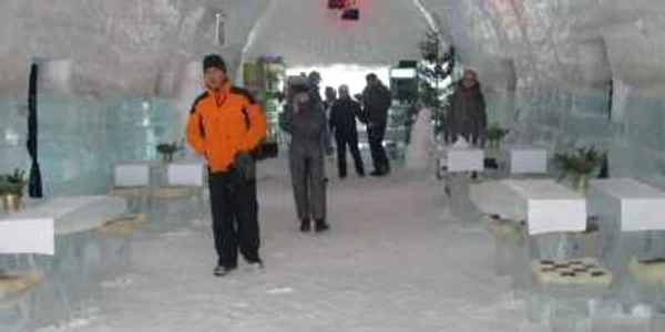 Anul trecut peste 600 de turisti au dormit la hotelul de gheata - Foto: Arhiva
