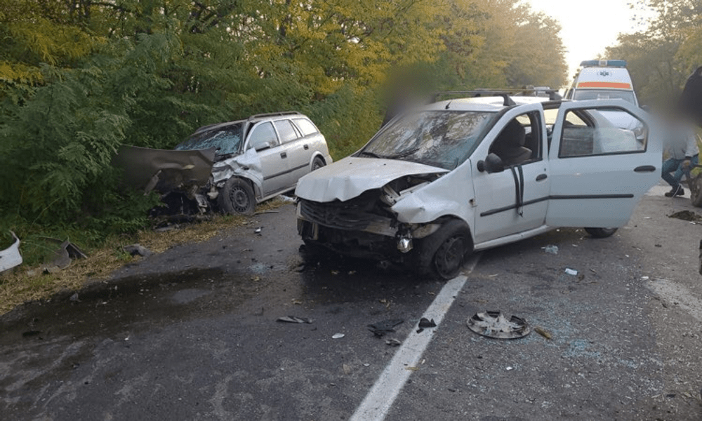 Accident soldat cu 8 victime în Dolj. Un bărbat a murit pe loc, iar altul a fost luat cu un elicopter SMURD