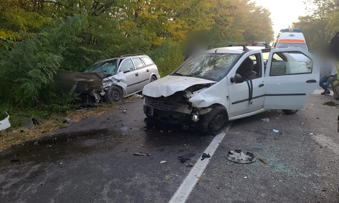Impactul între cele două mașini implicate în accident a fost extrem de violent FOTO IPJ Dolj