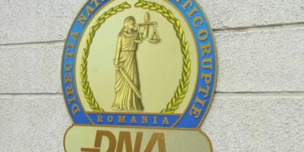 Procurorii DNA-Craiova verifică cum s-au împărţit banii şi funcţiile în PNL Dolj în 2012