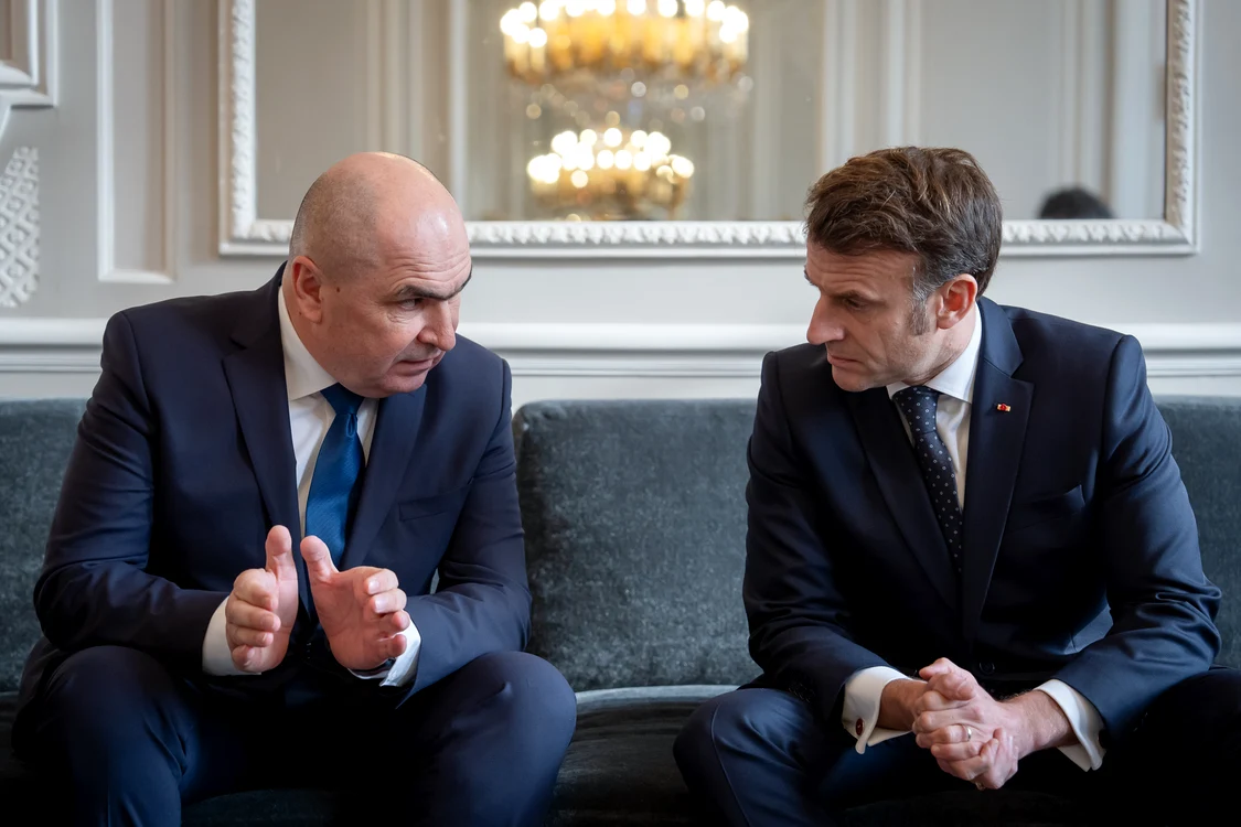Emmanuel Macron și Ilie Bolojan. FOTO: Presidency.ro