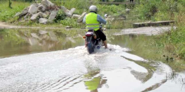 Saramura ameninţă casele din Ocnele Mari