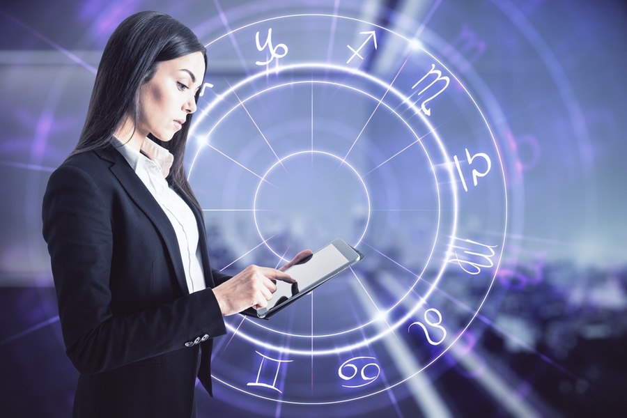 Horoscop miercuri, 15 mai. Zodia care se poate baza pe intuiție. Ce nativi trebuie să evite negocierile salariale