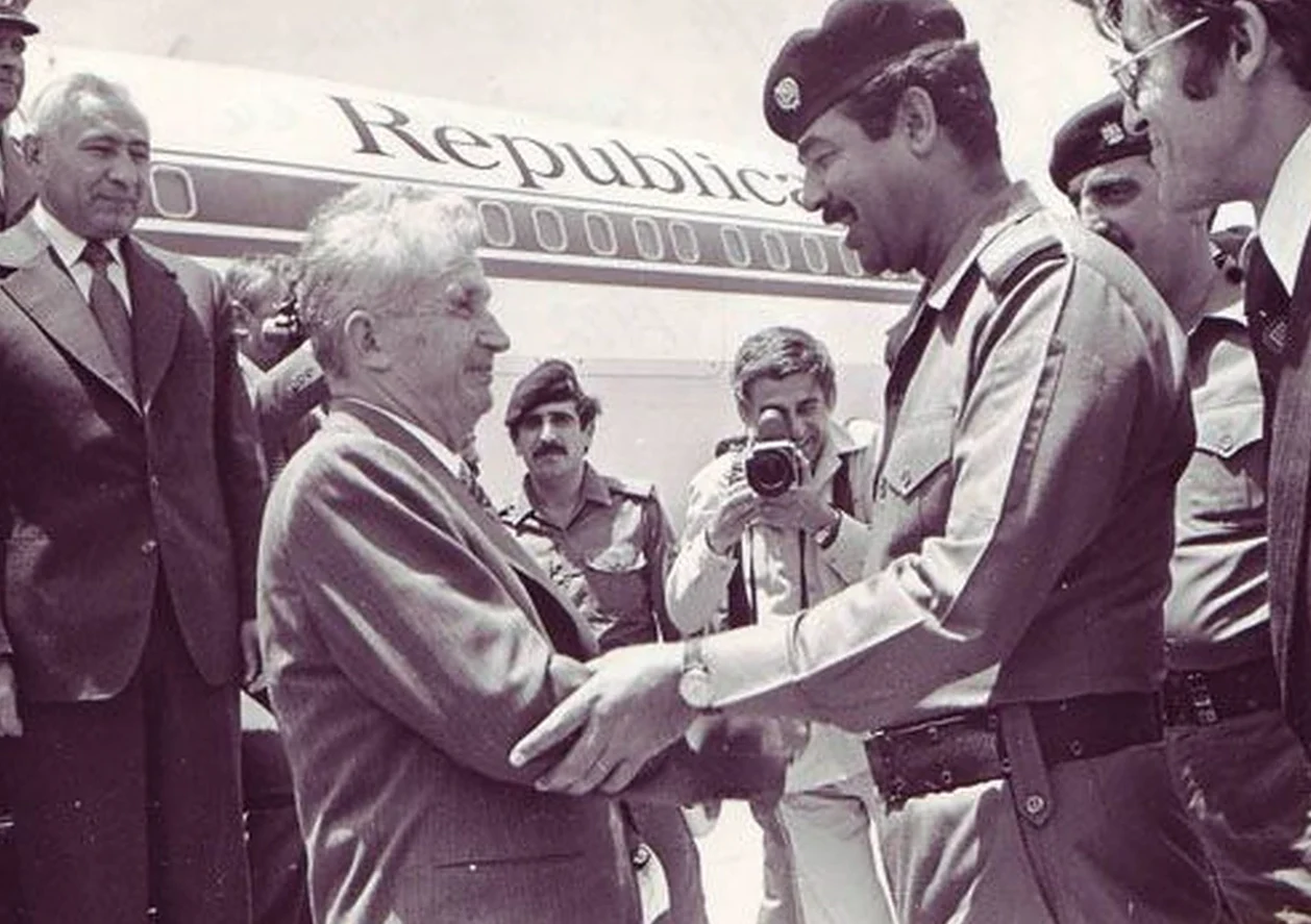 Cât mai are România de recuperat din împrumuturile acordate de Nicolae Ceaușescu. Irakul și Mozambicul și-au plătit o parte din datorii