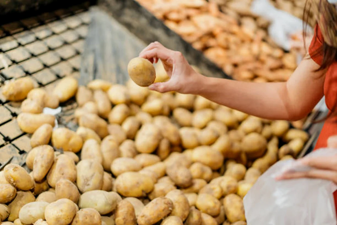 Cartofii românești costă cât un kilogram de carne / foto: IStock