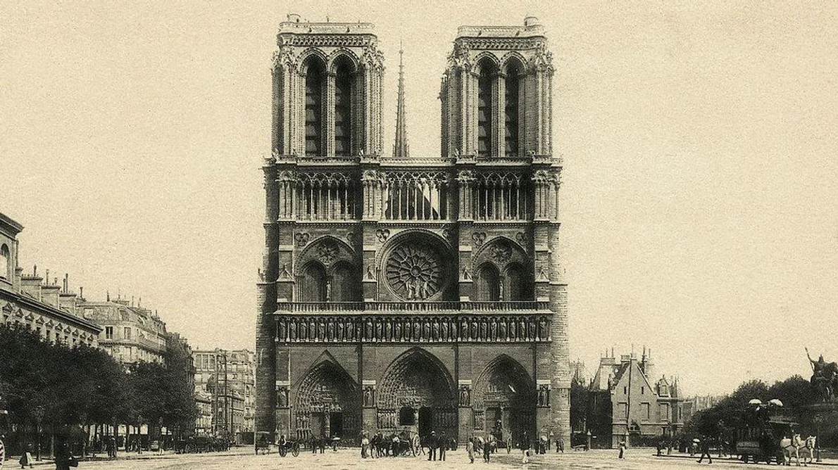 Notre Dame din Paris «Vastă simfonie de piatră, operă colosală a unui om și a unui popor» jpeg