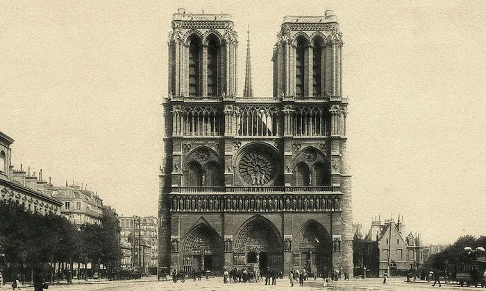 Notre Dame din Paris  «Vastă simfonie de piatră, operă colosală a unui om și a unui popor» jpeg