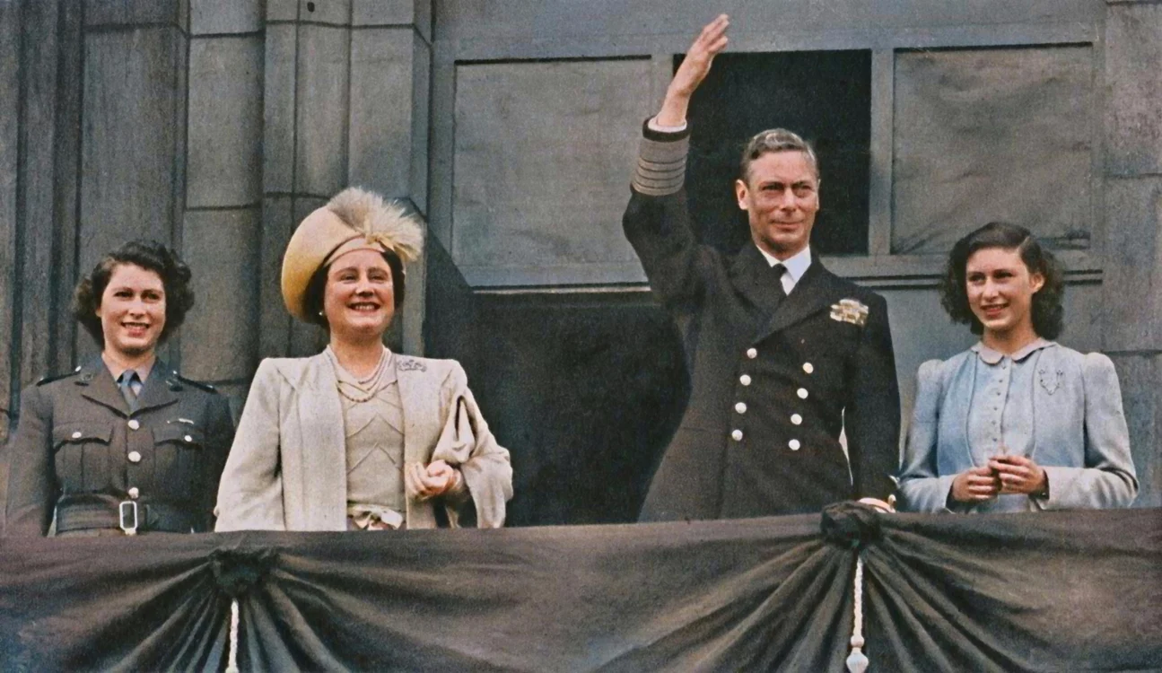 Prințesa Elisabeta si Prințesa Margaret  foto   profimedia 0961147713 jpg