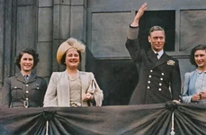 Prințesa Elisabeta si Prințesa Margaret foto profimedia 0961147713 jpg