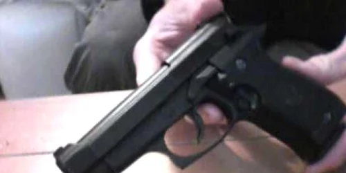 Pistolul a fost confiscat