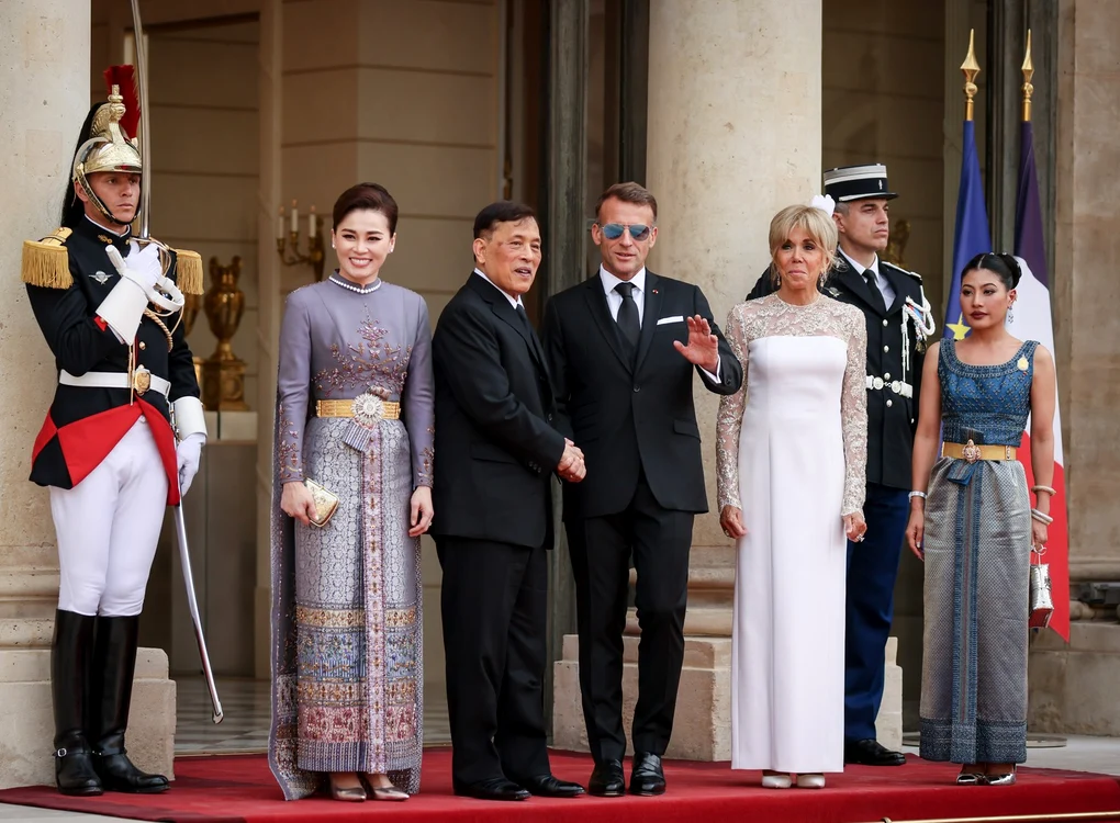 Emmanuel Macron și Brigitte Macron la dineul de stat pentru Regele Rama X al Thailandei și Regina Suthida   profimedia 1113389648 jpg