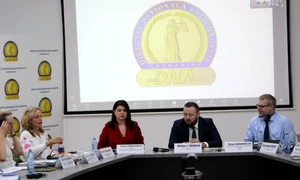 conferinta dna mita transfrontaliera, foto DNA png
