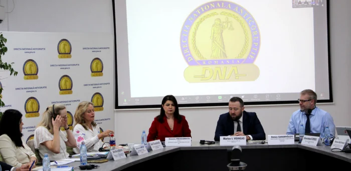 DNA discută despre combaterea mitei internaționale. Studiu de caz, un dosar privind un contract cu baza militară Mihail Kogălniceanu