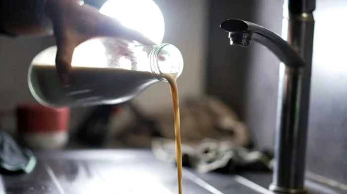 Laptele nu trebuie aruncat în chiuvetă / foto: DepositPhotos