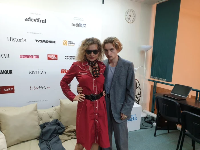 Eva Ionesco, alături de fiul ei, actorul Lucas