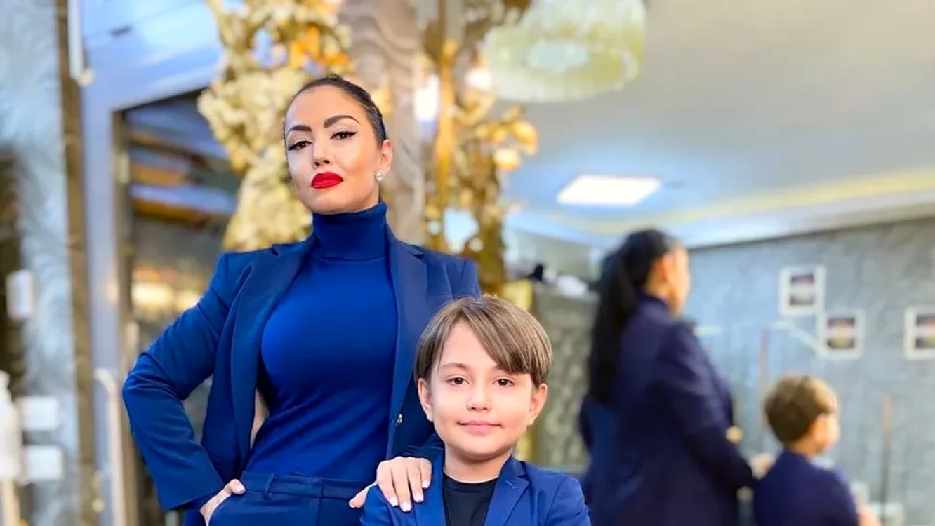 Andreea Mantea și fiul său. Foto: arhiva personală.