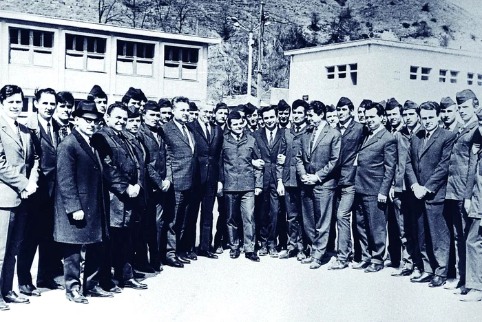 1968 ion iliescu   grup de brigadieri JPG jpeg