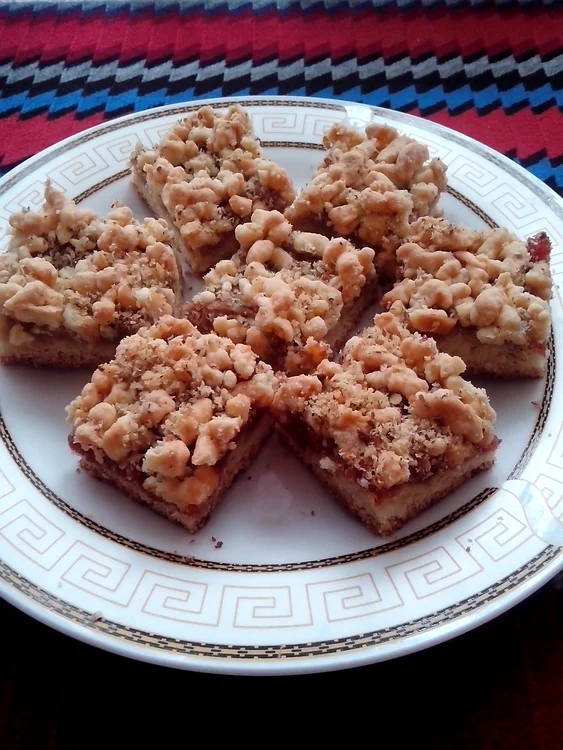 
    Prăjitură cu mere şi nucă de cocos  