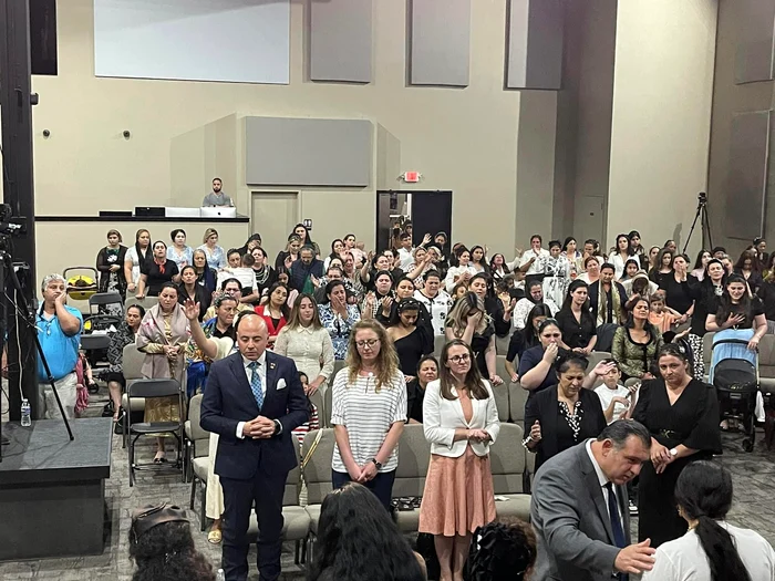 Sute de romi au plecat din România în America FOTO arhivă personală 