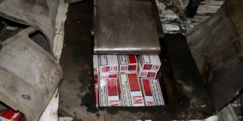 Satu Mare: Doi sătmăreni au intrat în ţară cu 4.000 pachete de ţigări