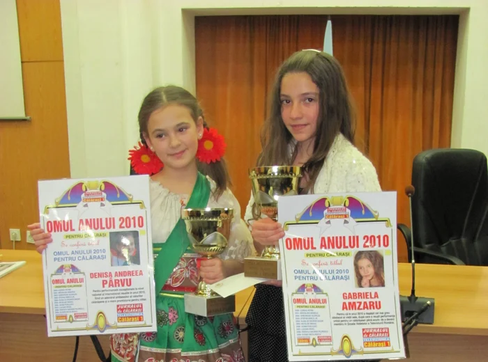 Denisa Pârvu(stânga) şi Gabriela Amzaru(dreapta) au primit în 2010 distincţia "Omul anului"