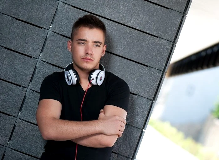 
    Adrian Ţuţu lansează primul album muzical după un efort de patru aniFoto: arhiva personală  