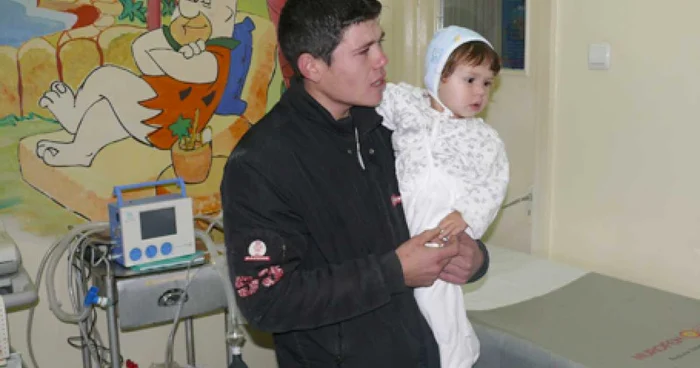 Andrei Alexa a plâns când şi-a găsit fetiţa la spital bolnavă de pneumonie şi a cerut atunci să fie crescută de un asistent maternal