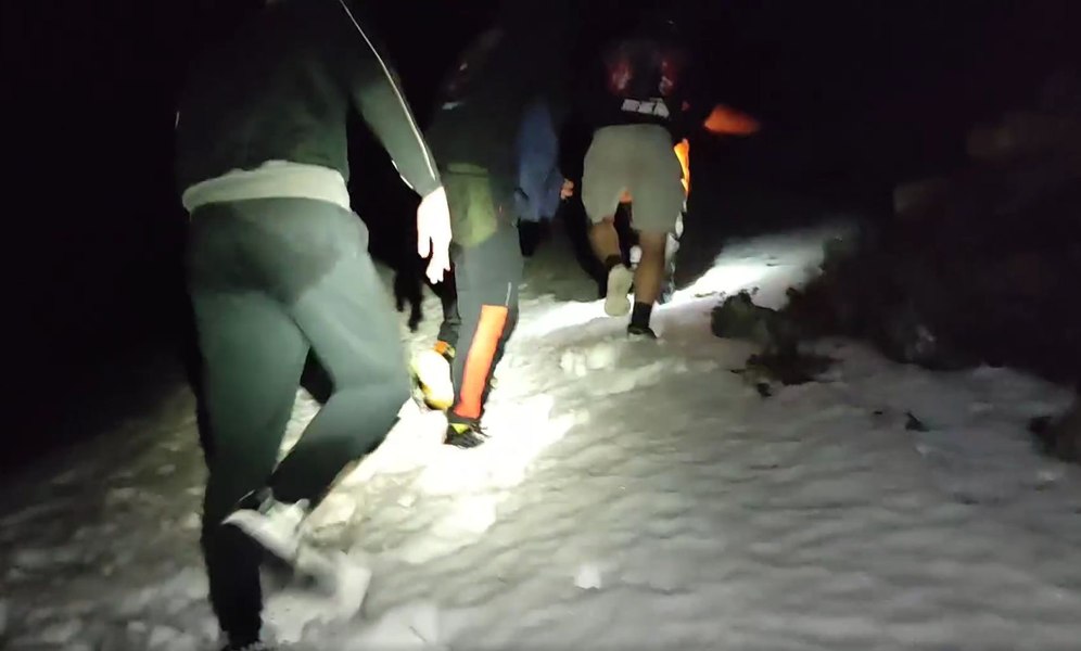 Turiști în pantaloni scurți, rătăciți în Parâng, la 2.000 de metri. „Au avut o șansă foarte mare” VIDEO