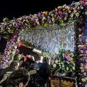 Baldachinul cu raclele moaștelor Sfintei Parascheva și ale Sfântului Pantelimon de la Iași Foto Mihai Florin Pelin