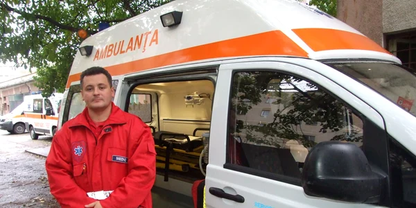 Micuța a ajuns la spital cu o salvare