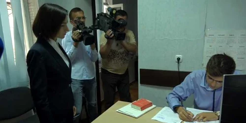 Maia Sandu privesc.eu