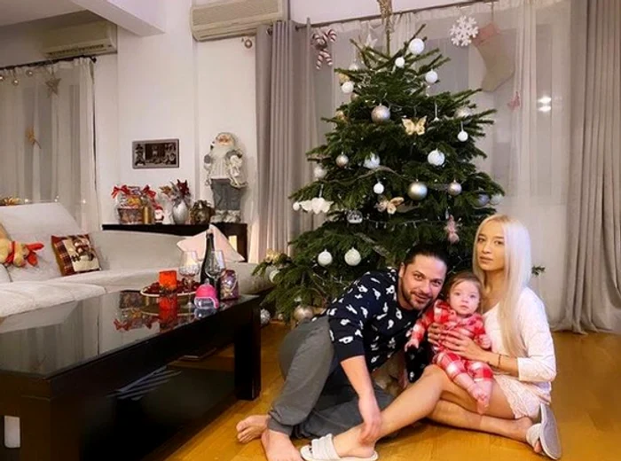 Augustin Viziru a cucerit Internetul cu această imagine, în care apare alături de fiica și de iubita luifoto: Instagram