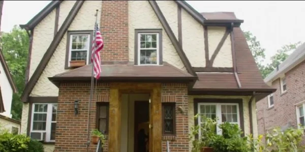 Casa din New York in care Donald Trump a locuit pana la varsta de patru ani FOTO Captura YouTube Oxfam America