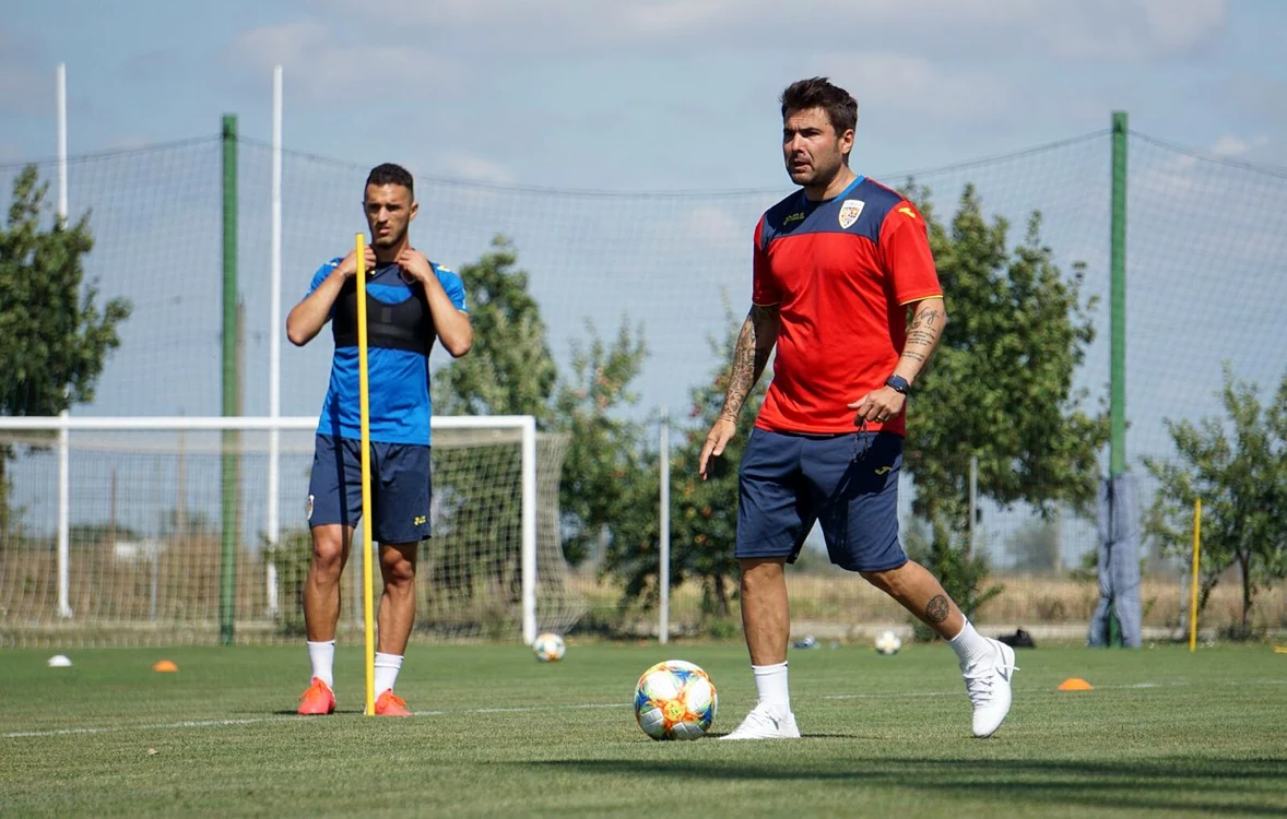 Adi Mutu a supervizat primele antrenamente ale României U21Foto: frf.ro