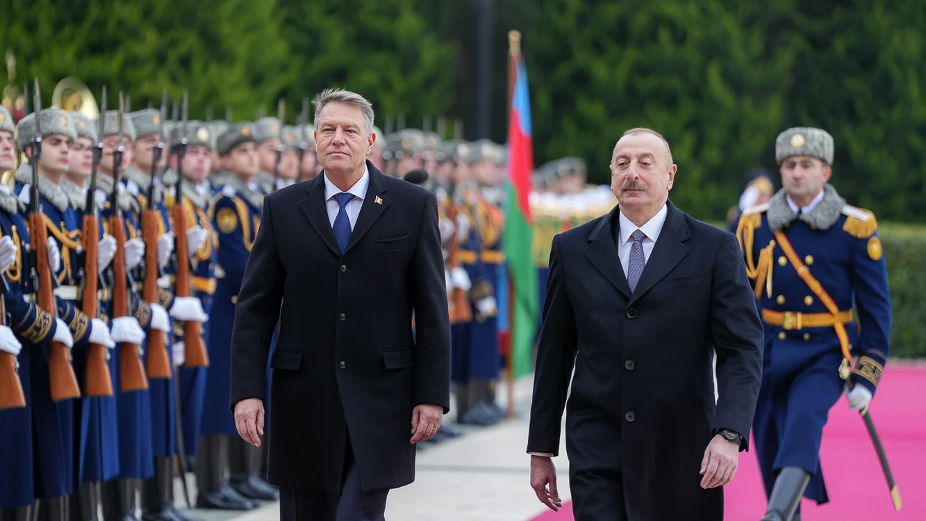Klaus Iohannis și Aliyev, în vizita de la Baku FOTO Presidency