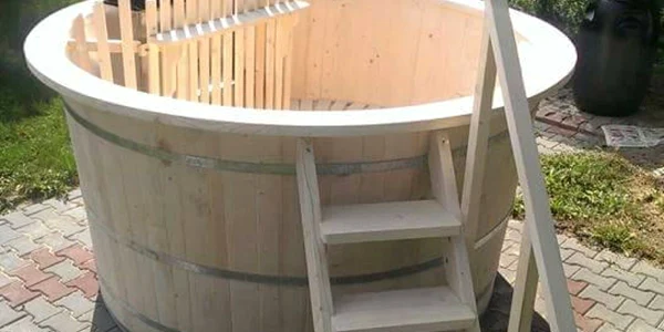 piscina ciubar lemn